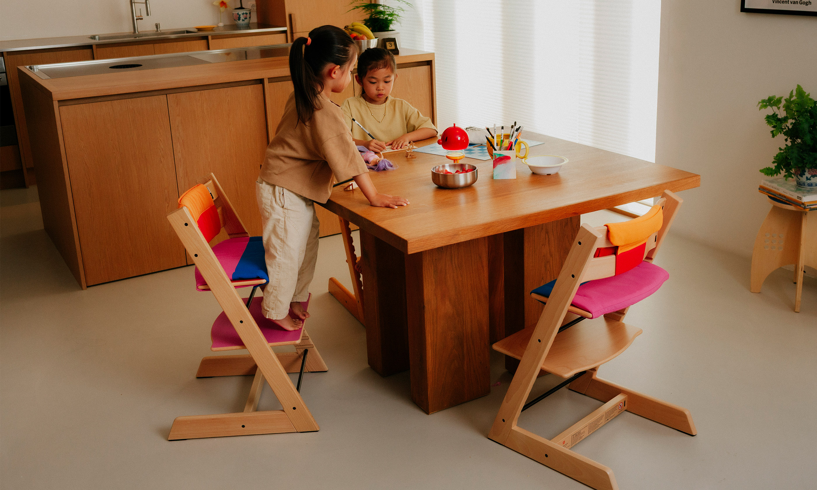 MoMA/X/STOKKE